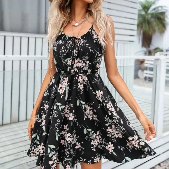Boho black floral print cami dress - Picture 2 of 5